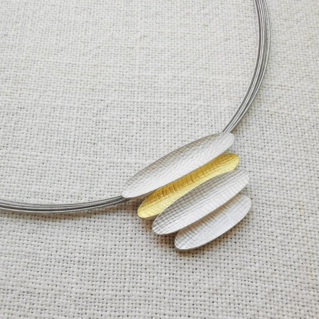 Heureuse de faire partie de l'art & Patrimoine  à St Siffret ce Samedi et Dimanche à partir de 10h.
Venez découvrir ma collection de bijoux et le beau travail de @christinecougoule dans mon atelier.

Infos supplémentaires sur https://artetpatrimoine-saintsiffret.fr/

Un grand merci @nathaliefabie et toute l'équipe de la marie et les bénévoles.

#art&Patrimoine
#saintsiffret
#uzes #art
#exposition
#provence
#metierdart
#bijoux
#papier

@art_et_patrimoine
@christinecougoule