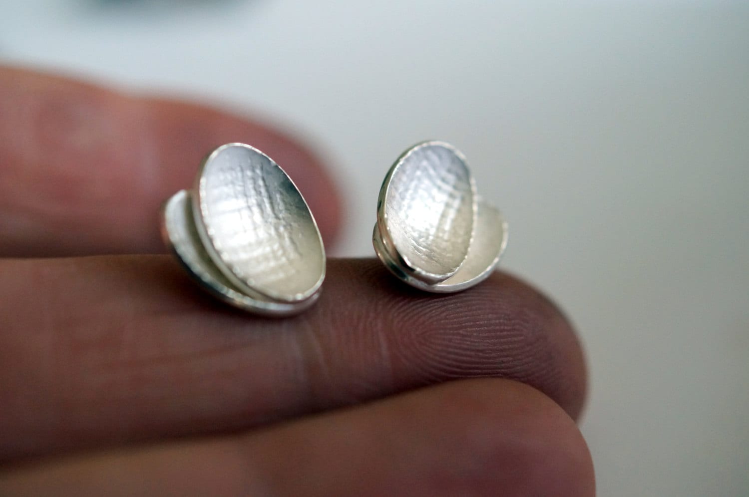 Silver oval petal ear studs - Image 3