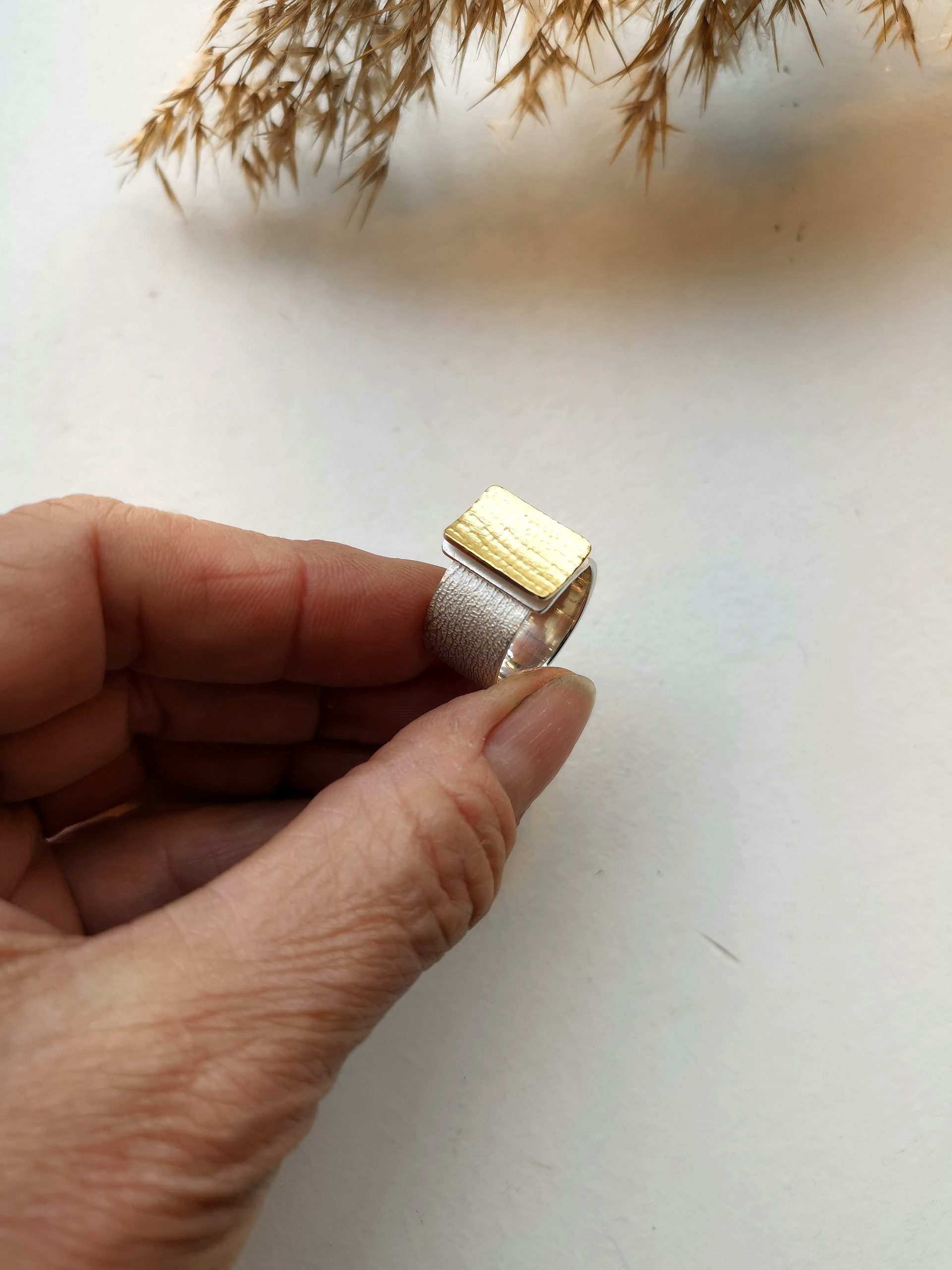 Silver & fine gold rectangular ring, texture Peau de Physalis - Image 5